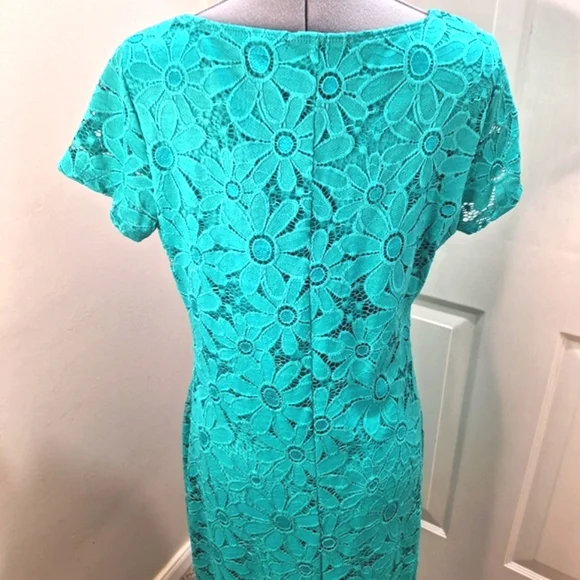 Tiana B. Green Soft Lacy Midi Dress Size Large - Picture 4 of 6